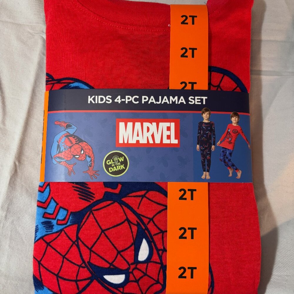 Marvel Spiderman 4 piece glow in the dark long sleeve pajamas set Boys 2T NWT